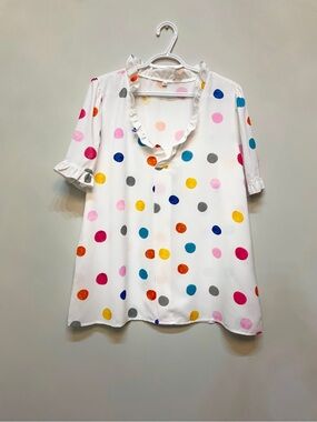 🛍️5 FOR $20 🛍️ Light Summer White Top with colourful dots